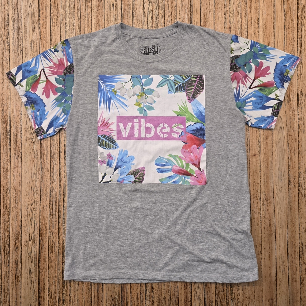 Fresh Laundry T-shirt Mens Large Grey Short Sleeve With‎ Vibes And Floral Design